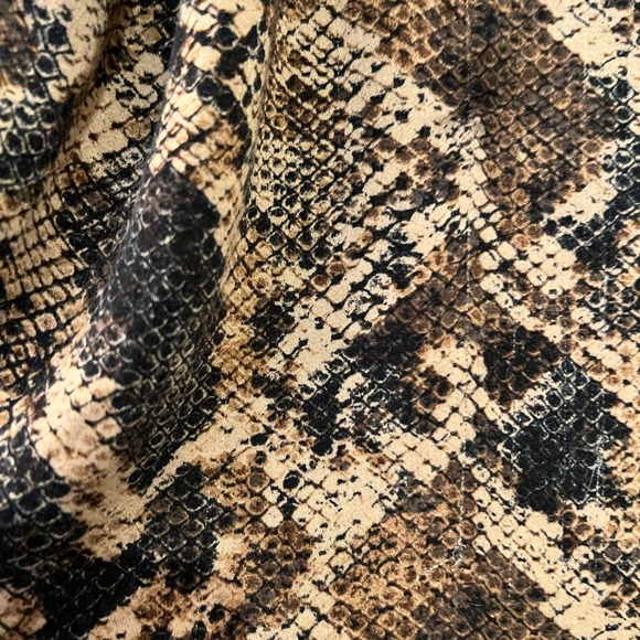 Ladies Snake Print Top - Picture 4 of 7